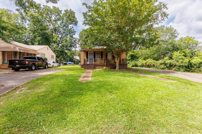 Building Photo - 2 Bedroom Duplex in Bessemer