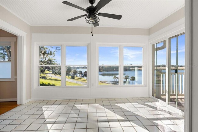 Building Photo - 2119 E Crooked Lake Dr