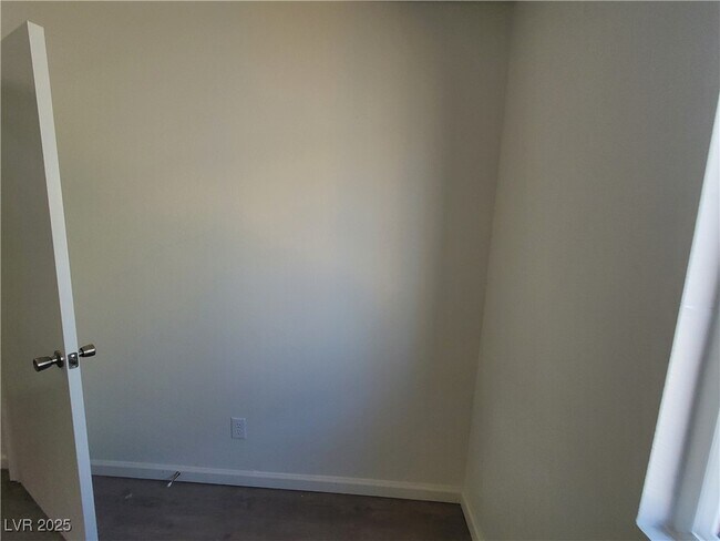 Building Photo - 7324 Empress Dr