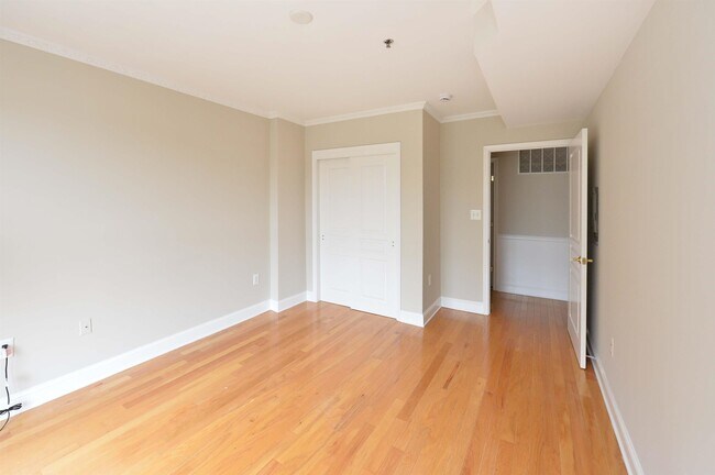 Building Photo - 70 Adams St