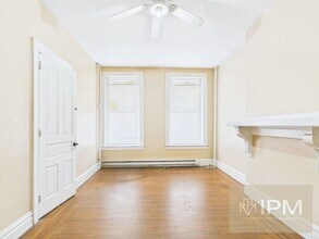 Building Photo - 515 W King St