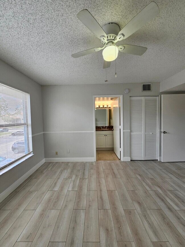 Building Photo - 1660 Windorah Way
