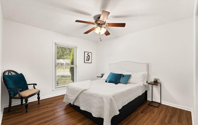 Building Photo - 2012 Blue Teal Ln