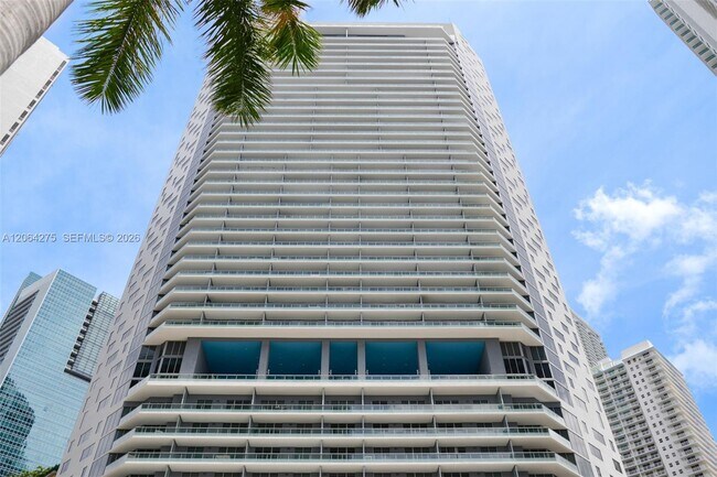 Building Photo - 1300 Brickell Bay Dr