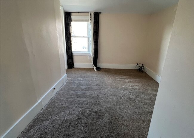 Building Photo - 404 Perry St