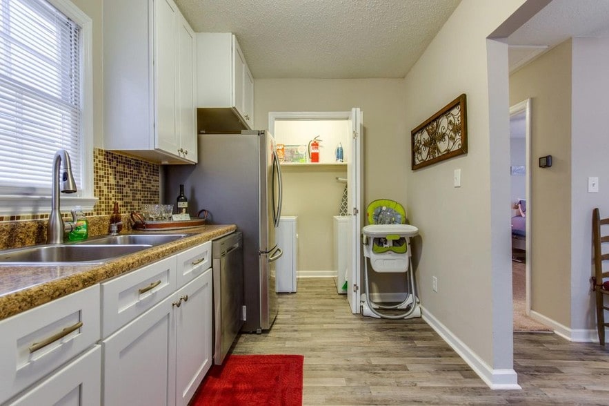 Kitchento Laundry Room (W/D connections only) - 221 Fishburne St