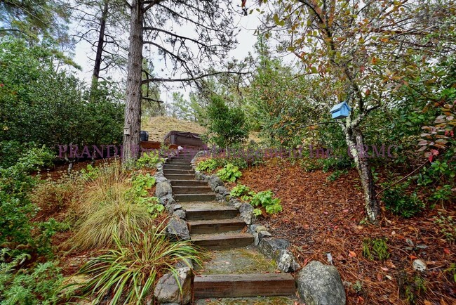 Building Photo - COMING SOON! Spacious Corte Madera Home, B...