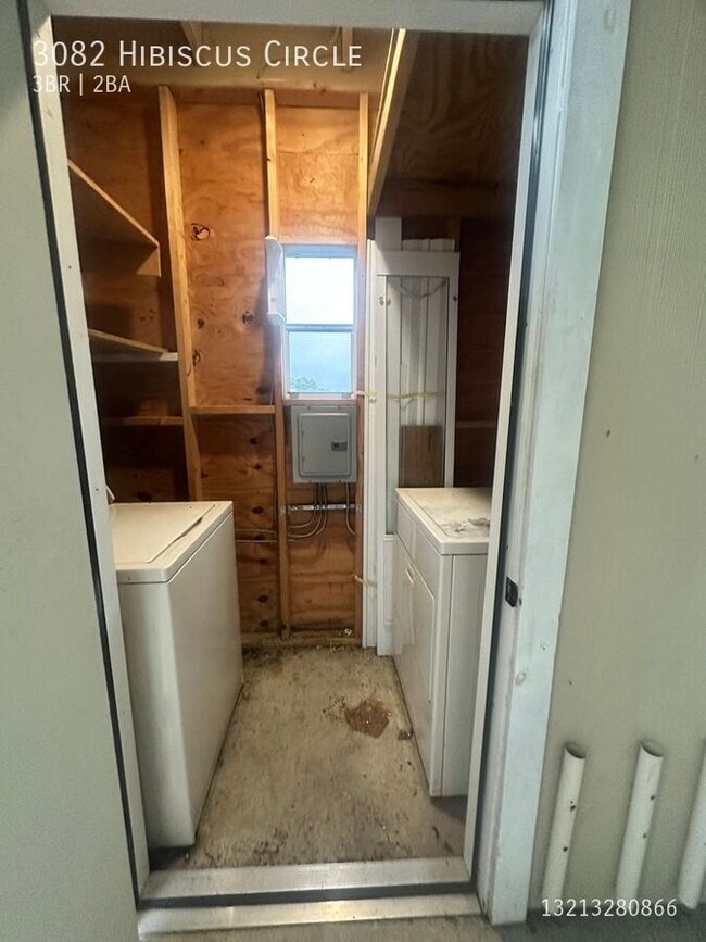 Building Photo - 3082 Hibiscus Cir