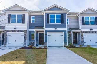 Building Photo - 207 1st St