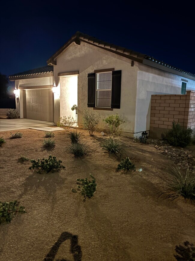 Building Photo - 84098 Caviano Dr