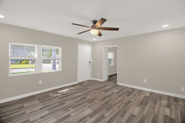 Building Photo - 2510 Harley Dr