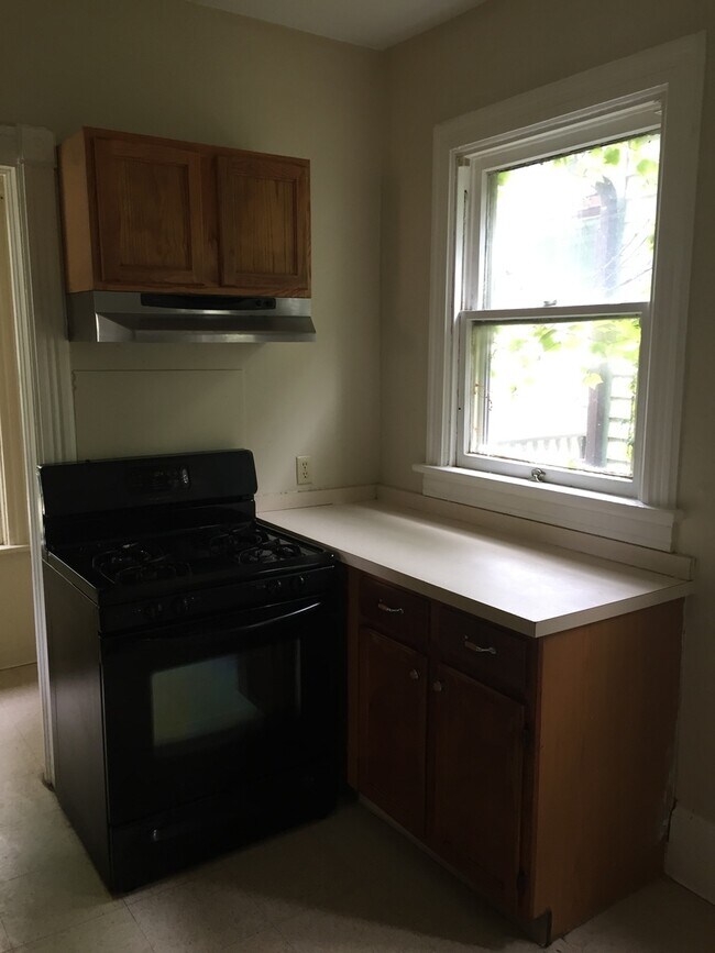 Building Photo - 2 Bed 1 Bath House Aurora's Tanner Histori...