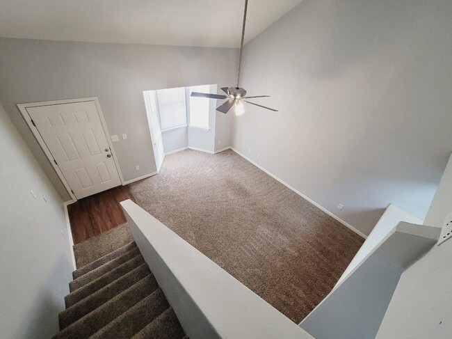 Building Photo - 1257 E Orange Ave