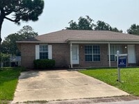 Building Photo - Gulf Breeze - Greenbriar Estates - 2 bedro...