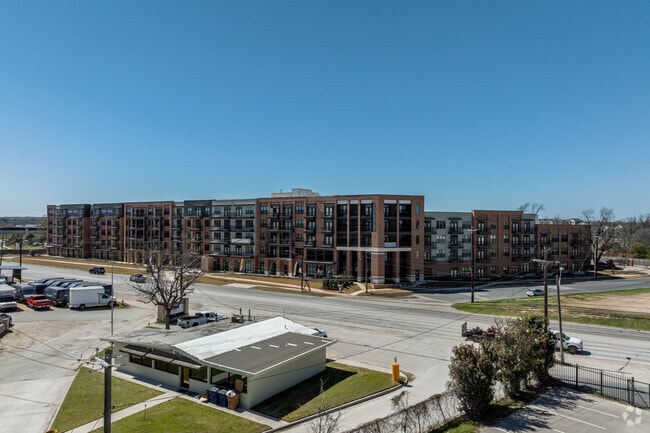 Building Photo - Eastpoint Apartments