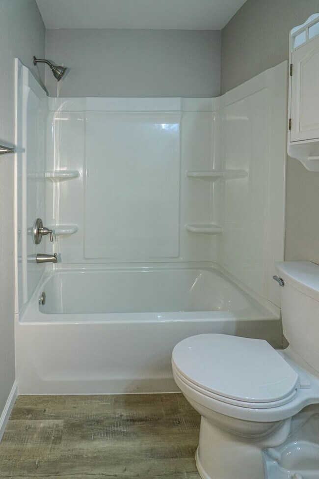 Building Photo - Total Remodel in Bentree - 3bed 2 bath!