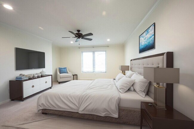 Building Photo - "Luxurious Lakefront Living in Carmel: Spa...