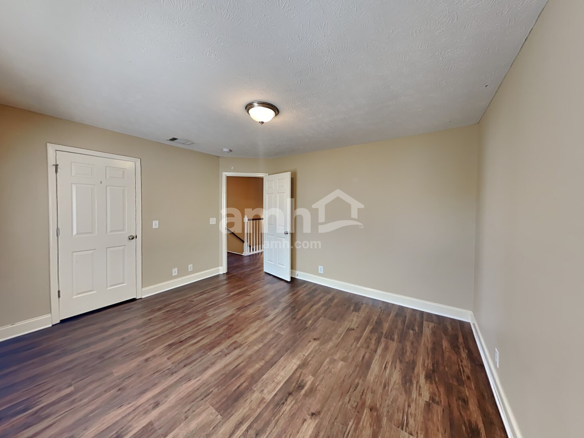 Building Photo - 347 Titans Cir
