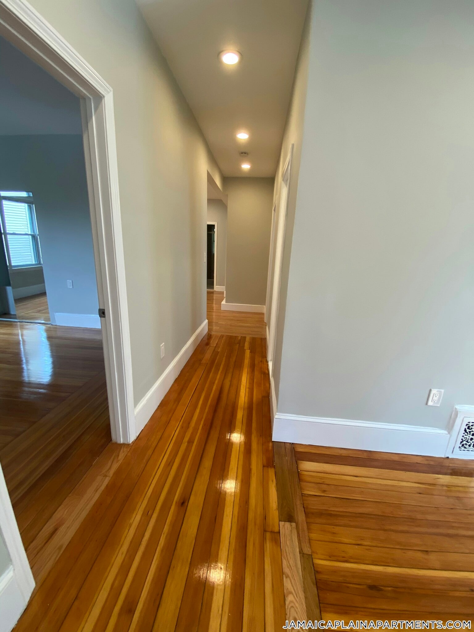 Building Photo - 164 Hyde Park Ave