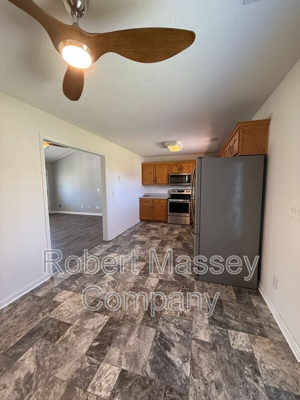 Building Photo - 137 Stone Creek Ct