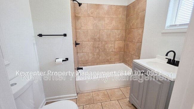 Building Photo - 7013 Bellefontaine Ave