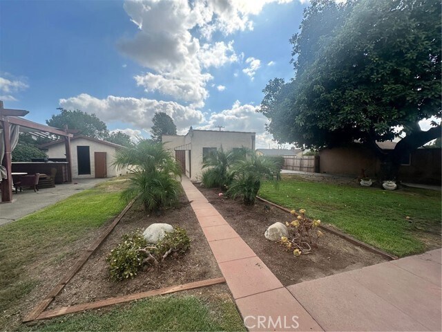 Building Photo - 3820 Muscatel Ave