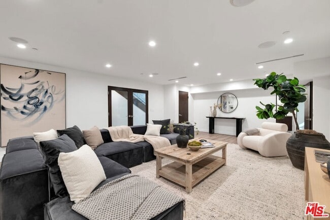 Building Photo - 3116 Elvido Dr