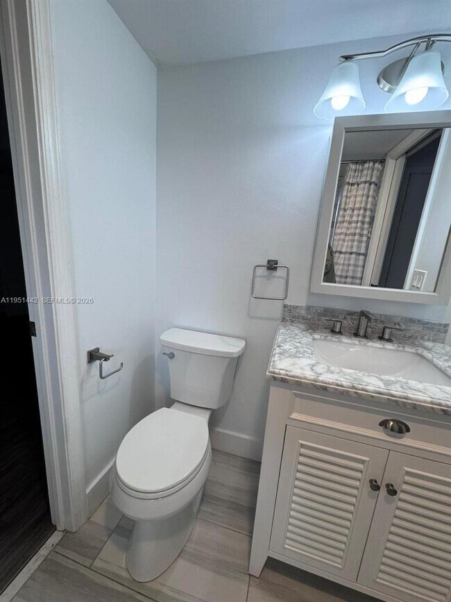 Building Photo - 5917 Vía Vermilya