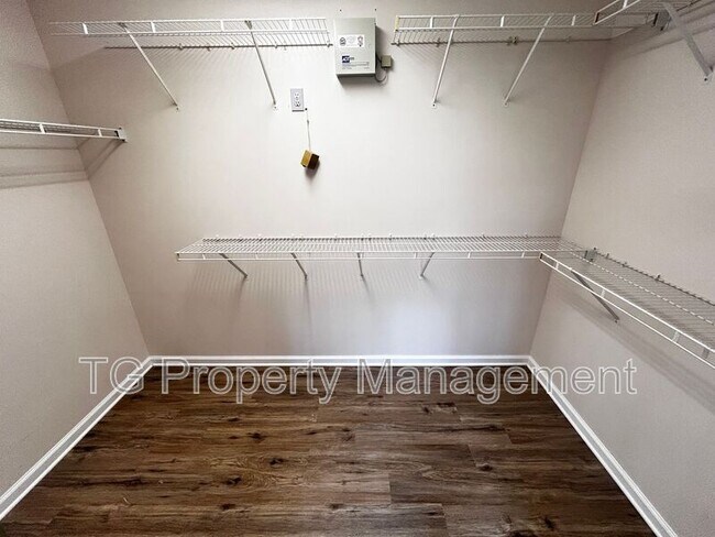 Building Photo - 1449 Blue Heron Ln N