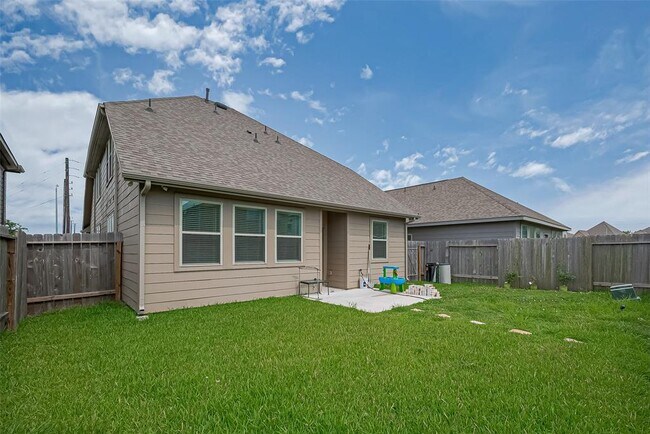 Building Photo - 14214 Singing Oaks Trl