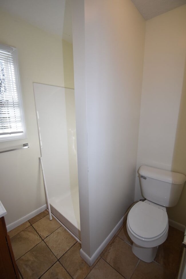 Building Photo - Rob Rd-142