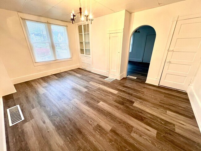 Building Photo - 40-42 Seminole Avenue