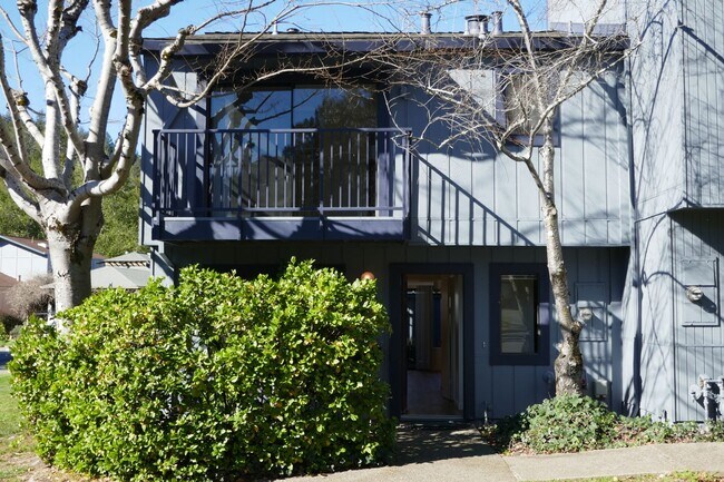 Building Photo - 73 Mitchell Dr