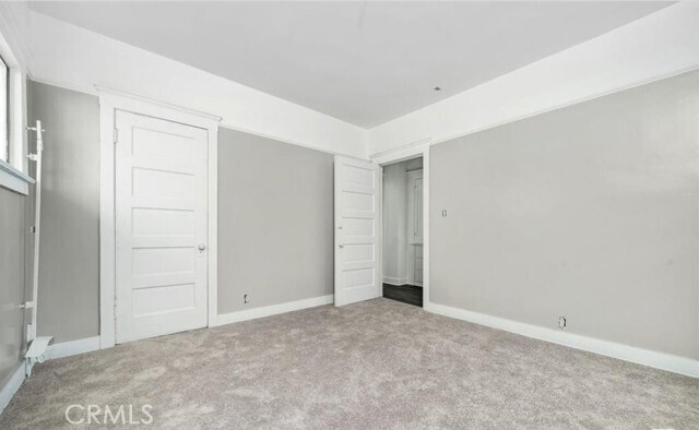 Building Photo - 454 W 59th Pl