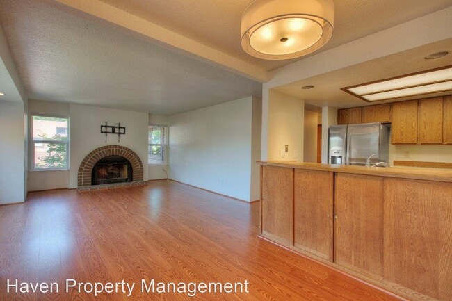 Building Photo - 3 br, 2 bath House - 715 143rd Ave NE Apt H30