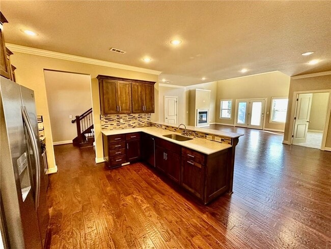 Building Photo - 6613 W Valley View Rd