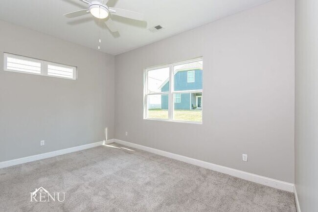 Building Photo - 5353 Lynnland Terrace