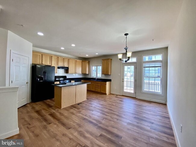 Building Photo - 23412 Winemiller Way