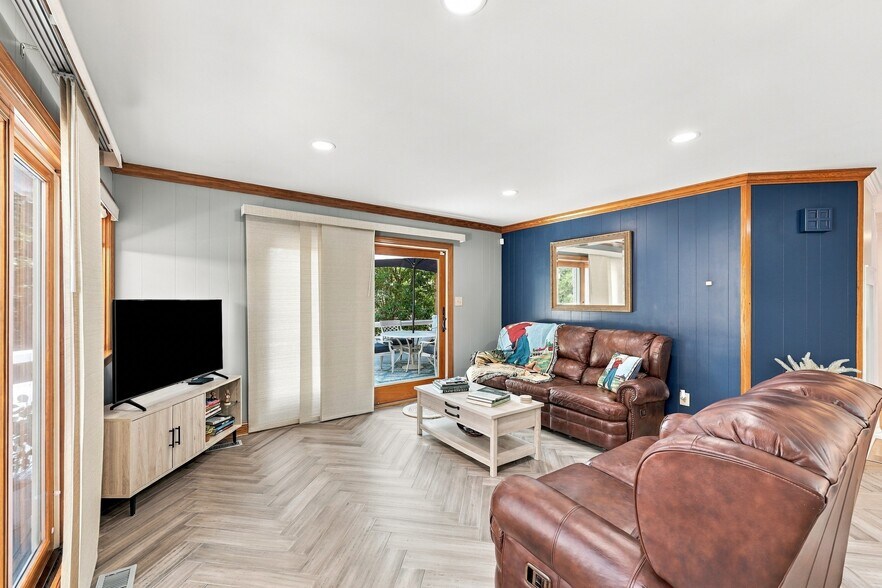 Building Photo - 64 Pinewild Dr