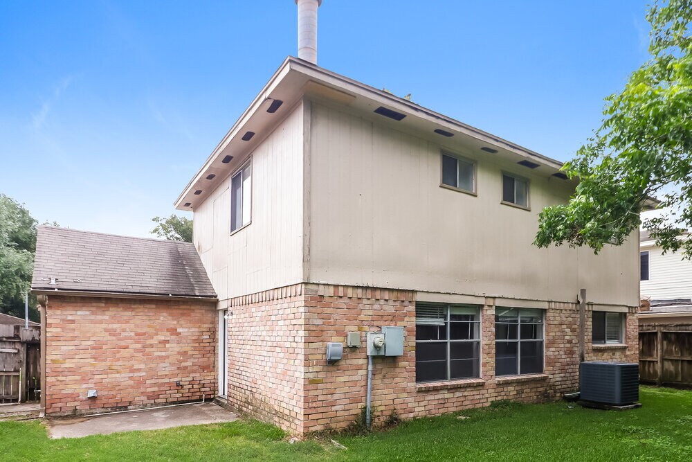 Building Photo - 11923 Yeatmah Ln