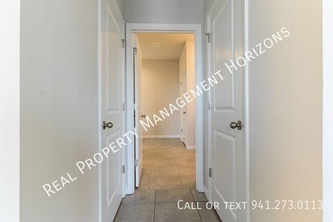 Building Photo - 3637 Turning Tides Ter