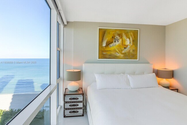 Primary Photo - 6801 Collins Ave