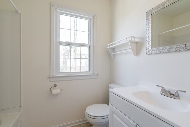 Building Photo - Bon Air Home For Rent