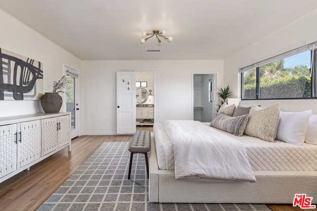 Building Photo - 9125 David Ave