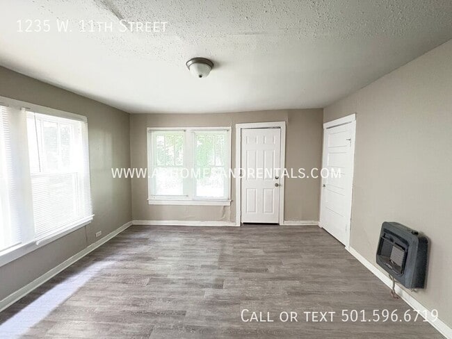 Building Photo - 1235 W 11th St