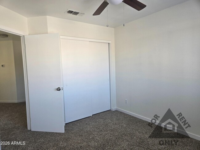 Building Photo - 4025 E Coolbrook Ave