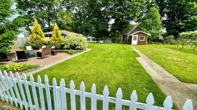 Building Photo - 30 White St