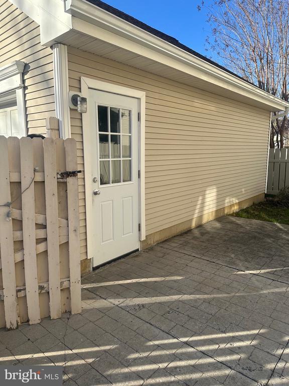 Building Photo - 19 Eldridge Dr