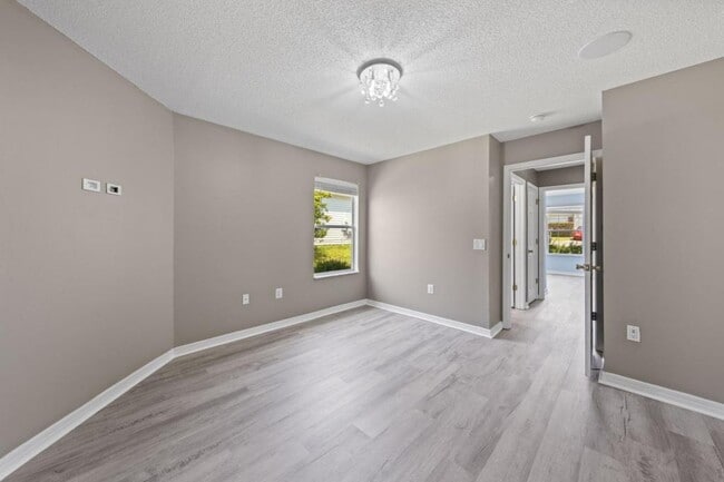 Building Photo - 127 Nivana Dr