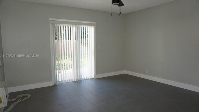 Building Photo - 808 SW 14th Terrace